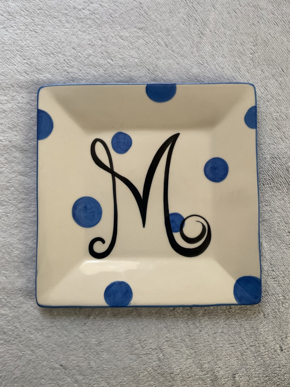 Signed GAIL PITTMAN Pottery Monogrammed Plate “M” 8”